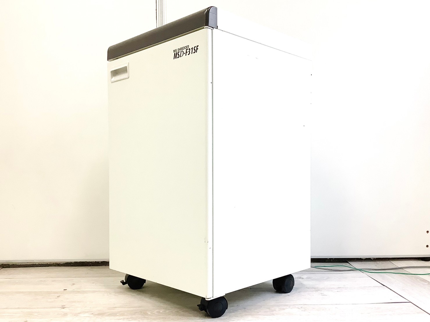 【１台入荷！】明光商会現行モデルシュレッダー！｜投入口40cmで作業効率もアップ！大人気／高品質　◆MEIKO／明光商会　◆MSD-F31SF
                        MSDシリーズ
                                    中古
            