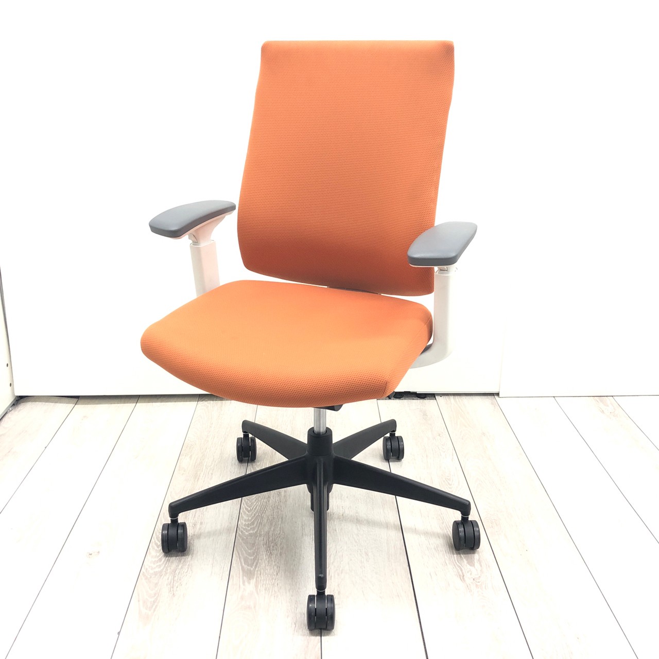 進化を続けるロングセラーシリーズ。
                        ウィザード3
                                    中古
            