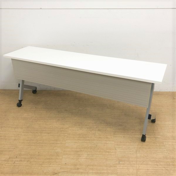 平行スタックテーブル　内田洋行(UCHIDA)　プラッテ(PLATTE)　棚無し・幕板付き
                        プラッテ
                                    中古
            