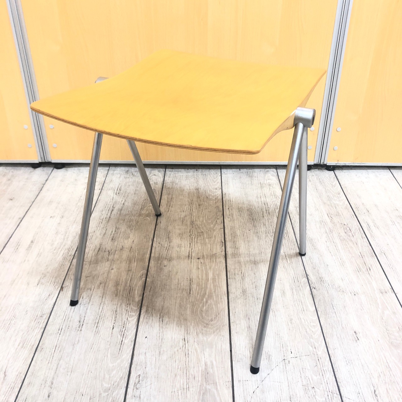 【２脚入荷！】ACTUS製スタッキングチェア　おしゃれ　スタッキング　ナチュラル　
                        その他シリーズ
                                    中古
            