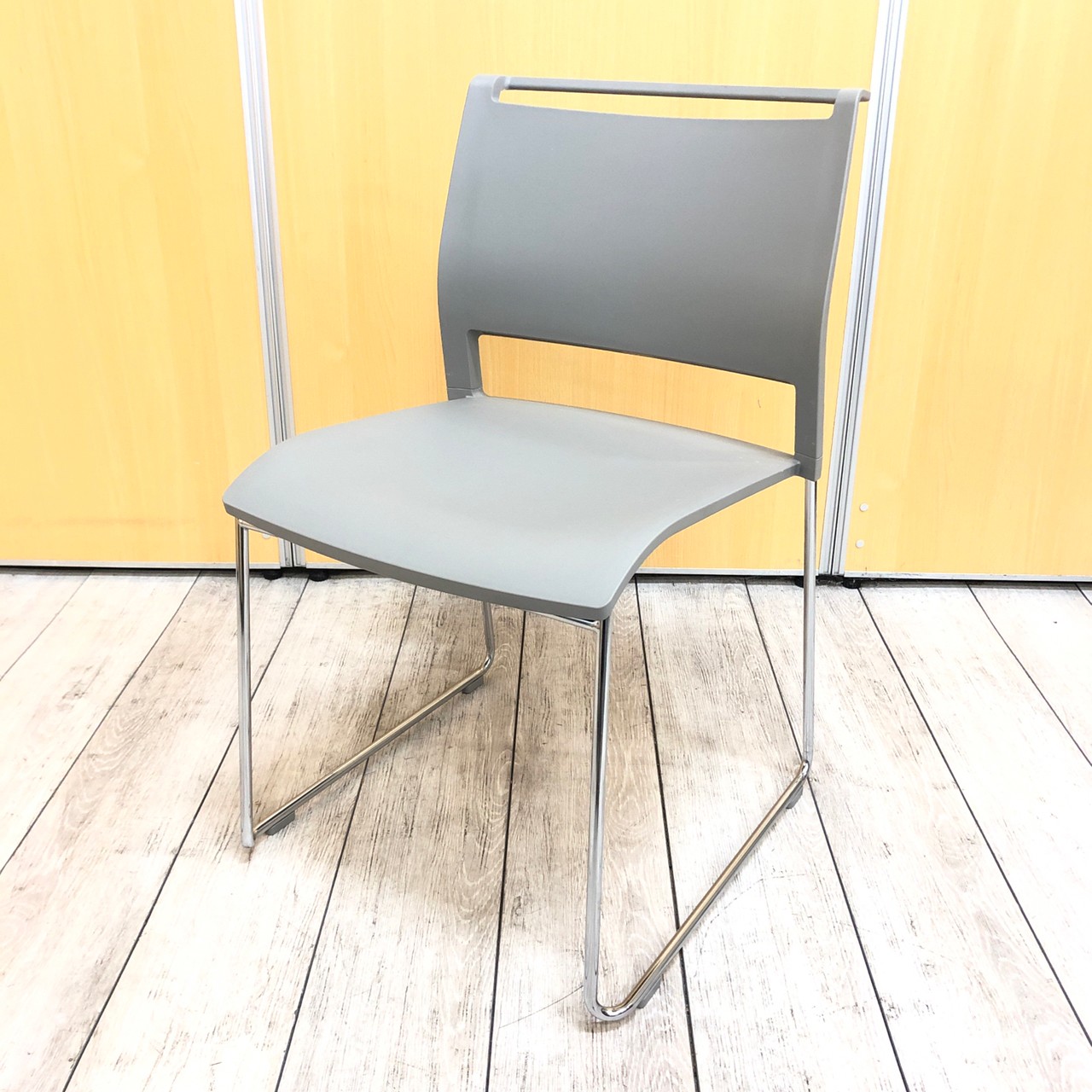 【おしゃれなスタッキングチェア大量入荷】
                        その他シリーズ
                                    中古
            