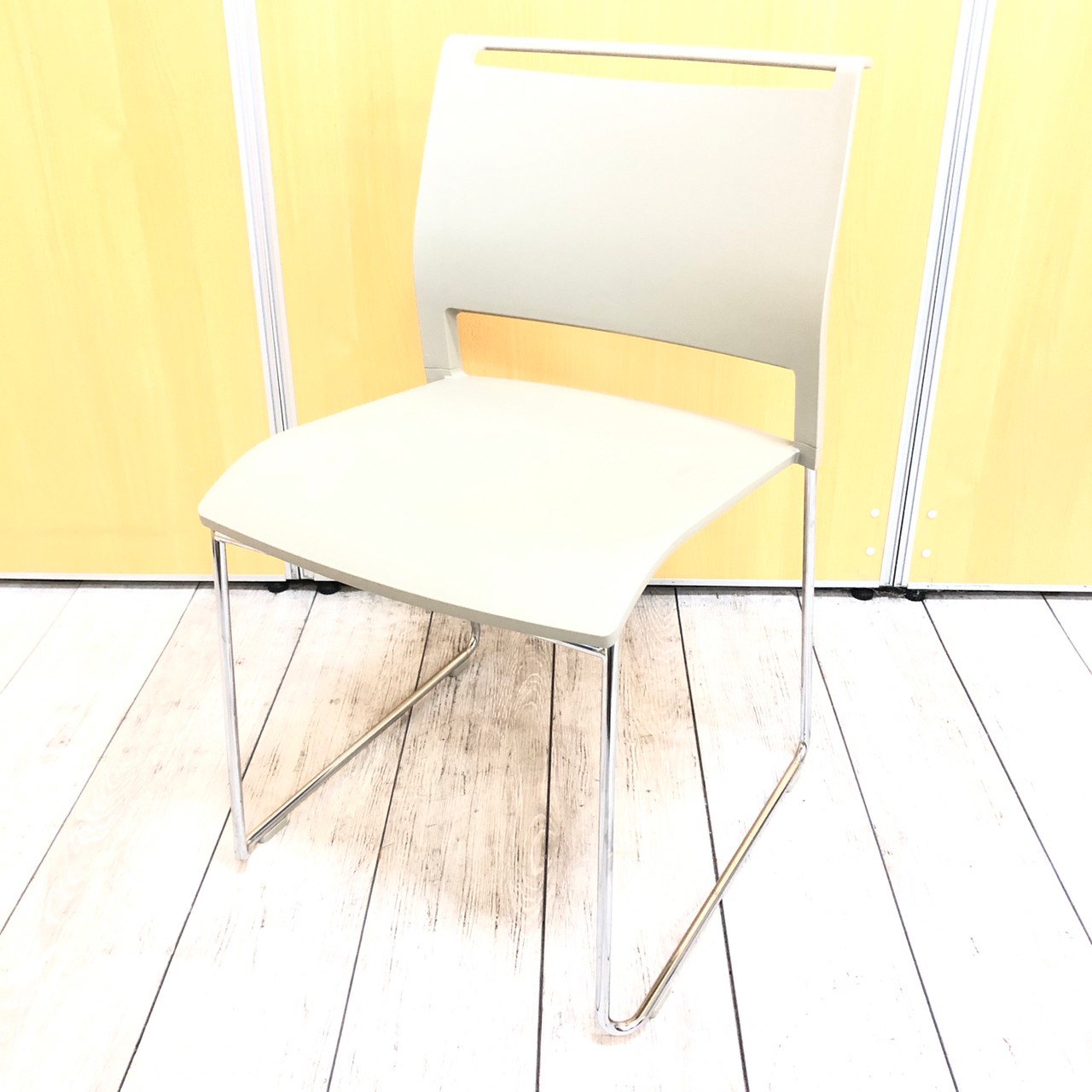 【おしゃれなスタッキングチェア大量入荷】
                        その他シリーズ
                                    中古
            