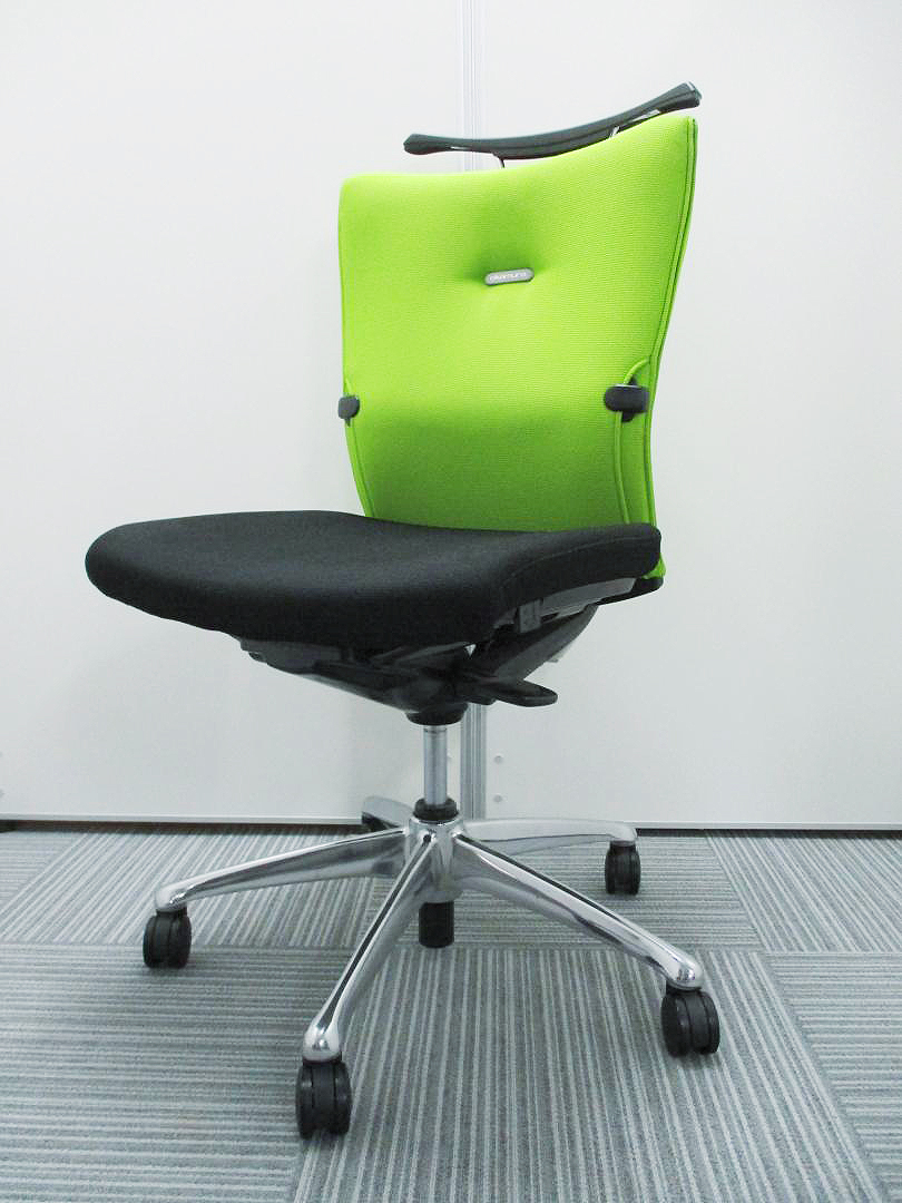 【KS】【ワンランク上の快適！】■オカムラ製　フィーゴチェア　ライムグリーン　■サイドファスナータイプ　ランバーサポート付　ハンガー付【おつとめ品】松
                        フィーゴチェア
                                    中古
            