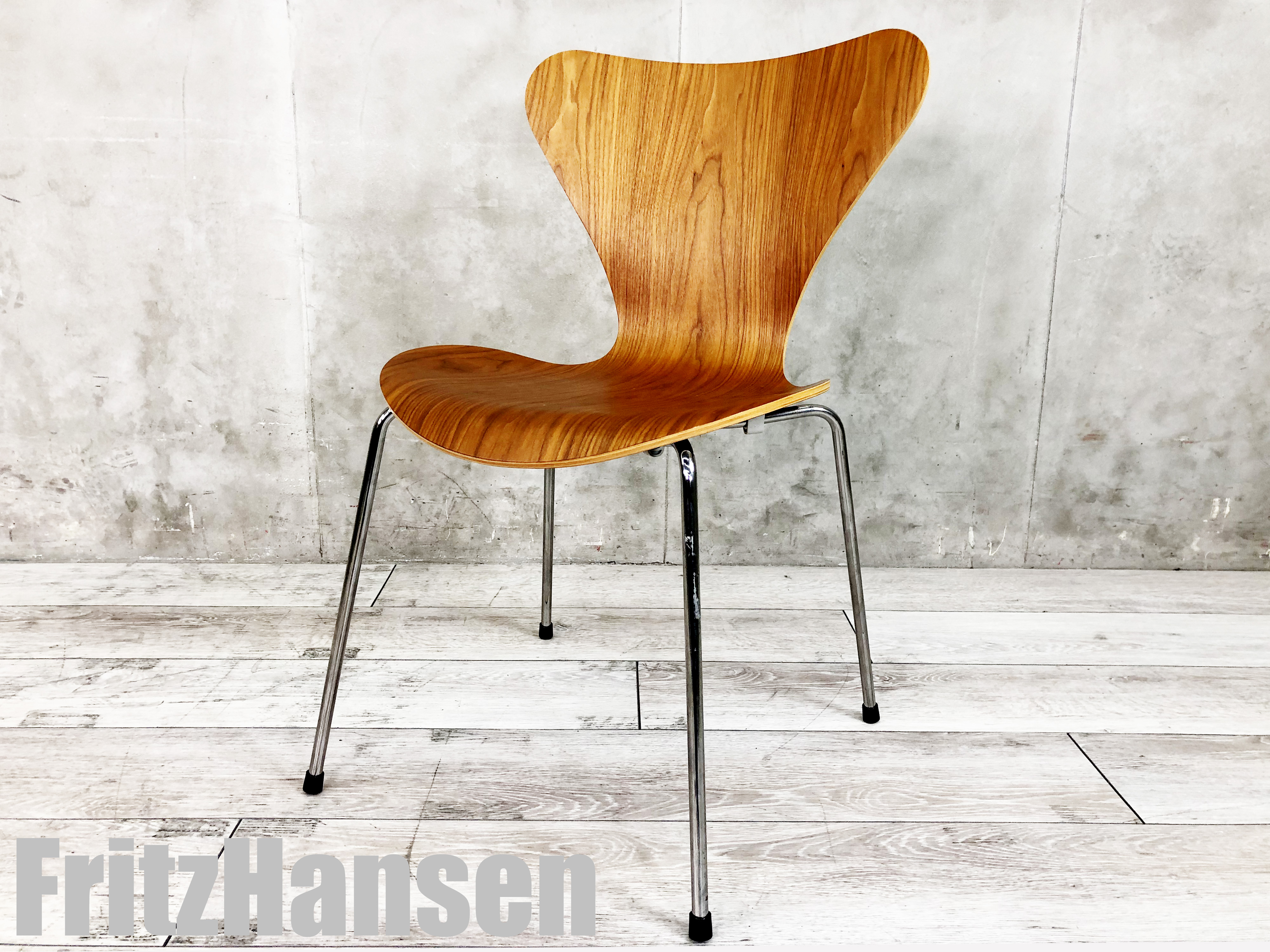 FritzHansen/フリッツハンセン　セブンチェア　アルネヤコブセン　ウォールナット
                        その他シリーズ
                                    中古
            