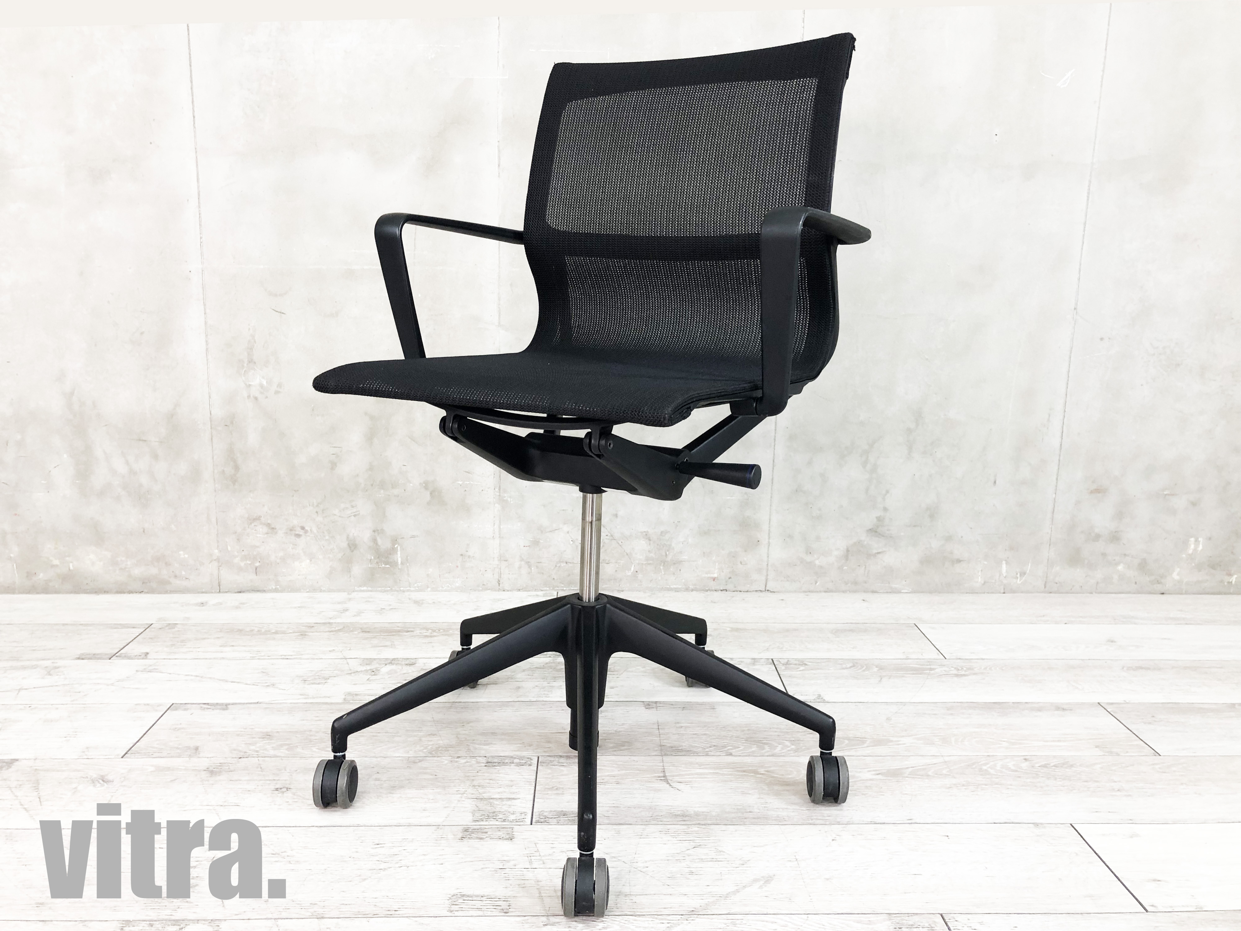 【中古】 vitra/ヴィトラ 肘付ミドルバックチェア 378228