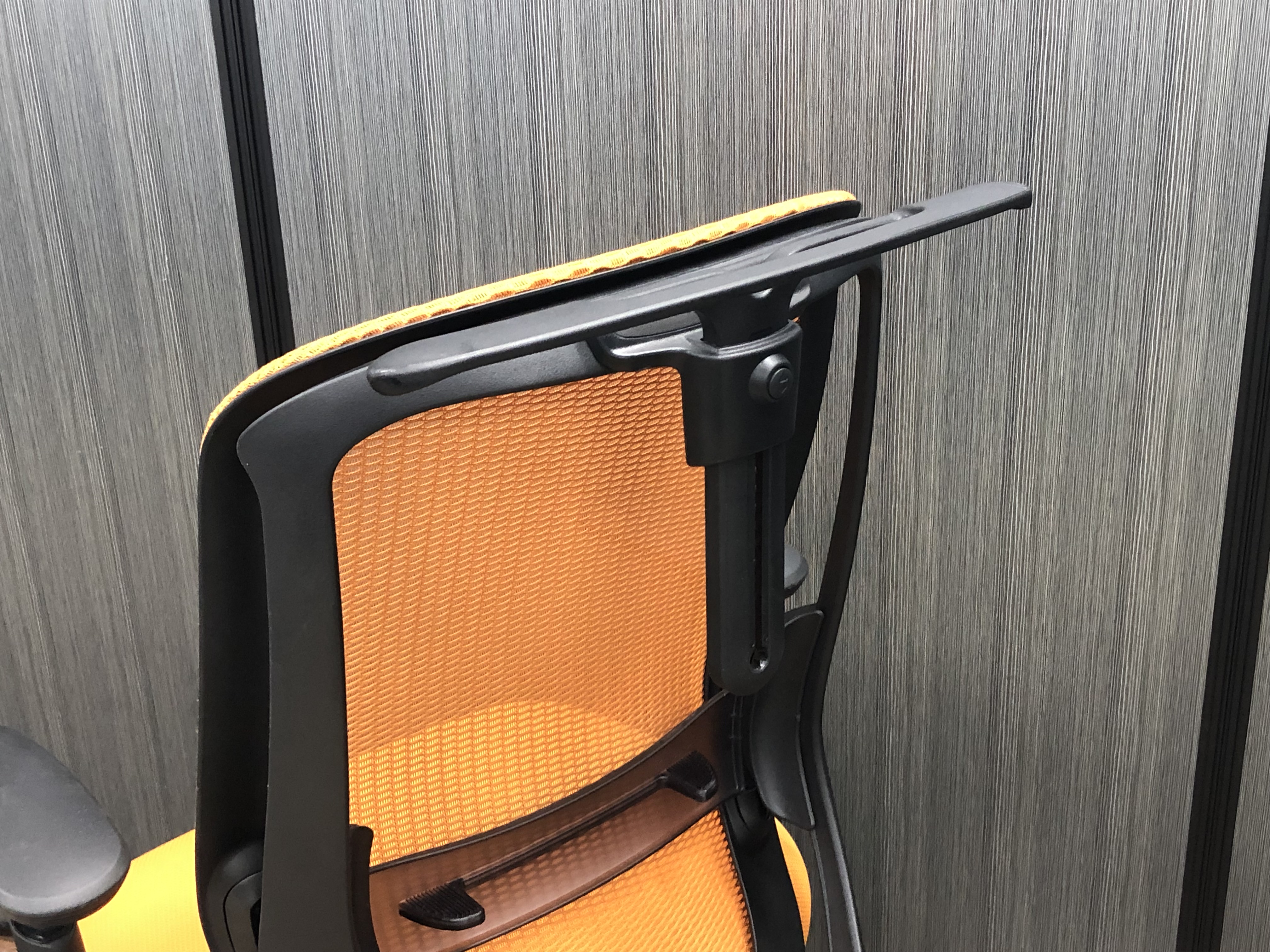中古】シルフィーメッシュ C686XS FMR8 オカムラ/okamura 肘付