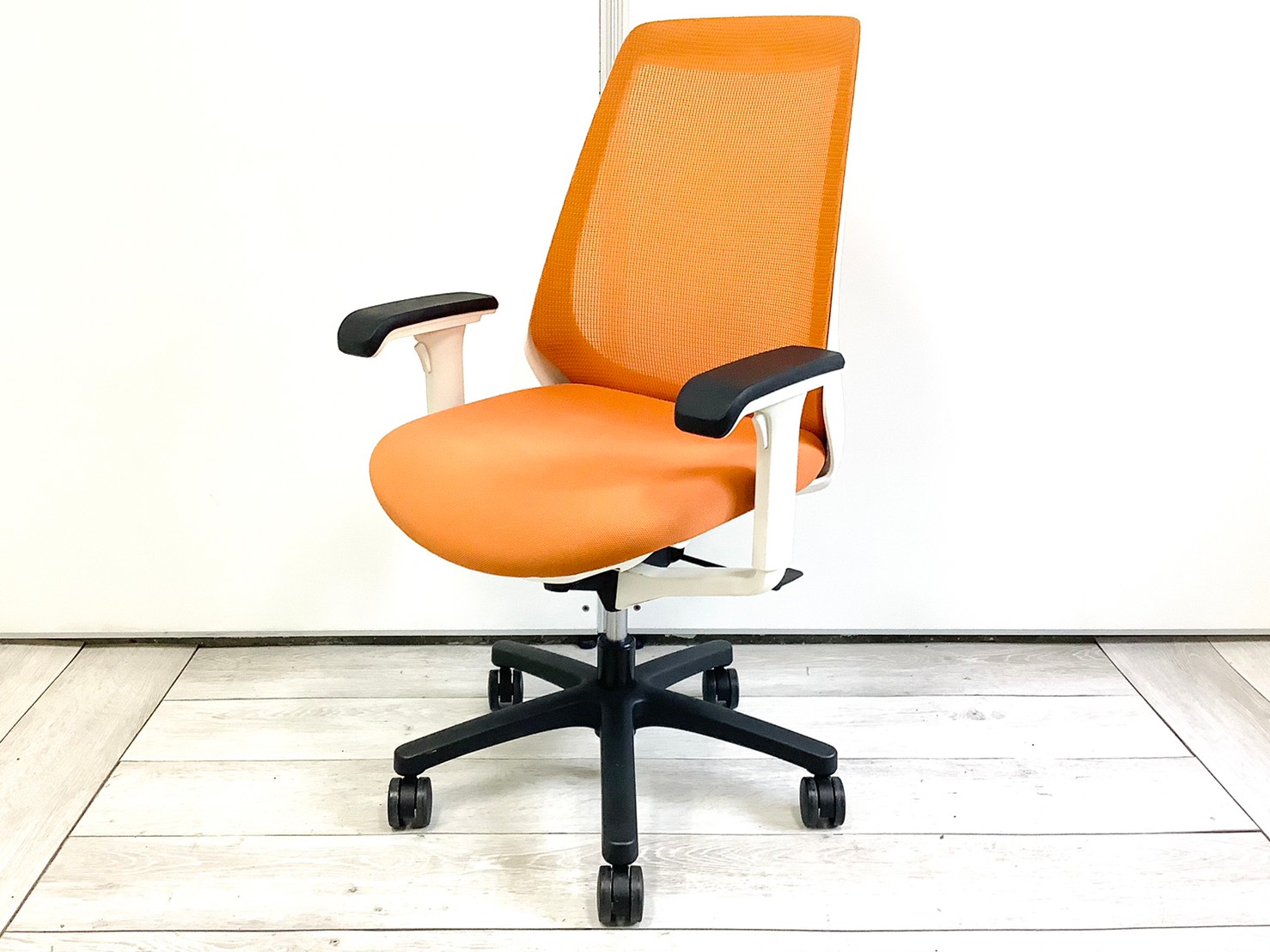 大人気／定番　◆ITOKI／イトーキ　◆Nona／ノナ　 ※横浜本店撮影画像※
                        ノナ
                                    中古
            