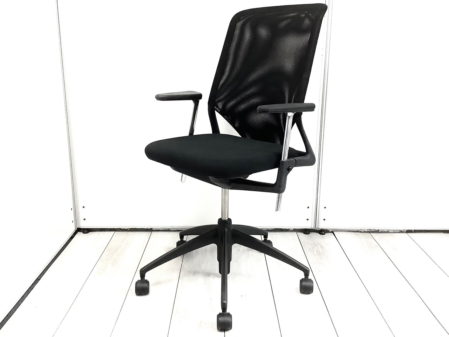 メダ２チェア vitra/ヴィトラ 肘付ハイバックチェア 中古】メダ2チェア vitra/ヴィトラ 肘付ハイバックチェア