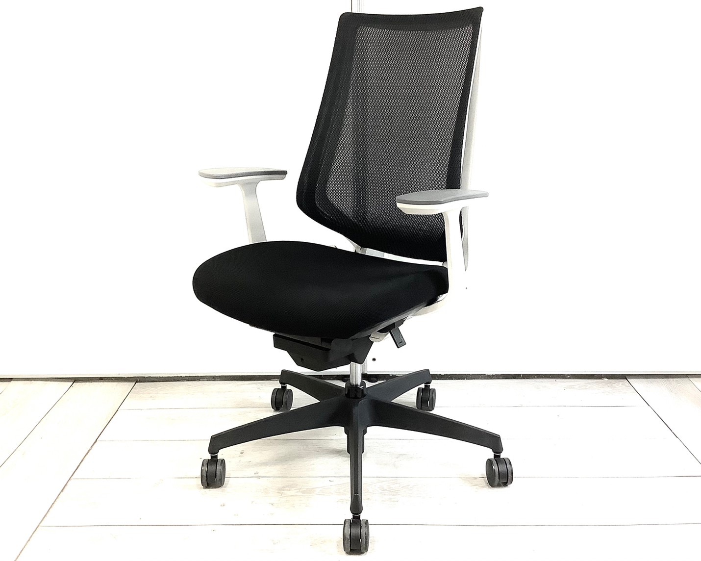 大人気／定番　◆KOKUYO／コクヨ　◆Duora／デュオラ ※横浜本店撮影画像※
                        デュオラチェア
                                    中古
            