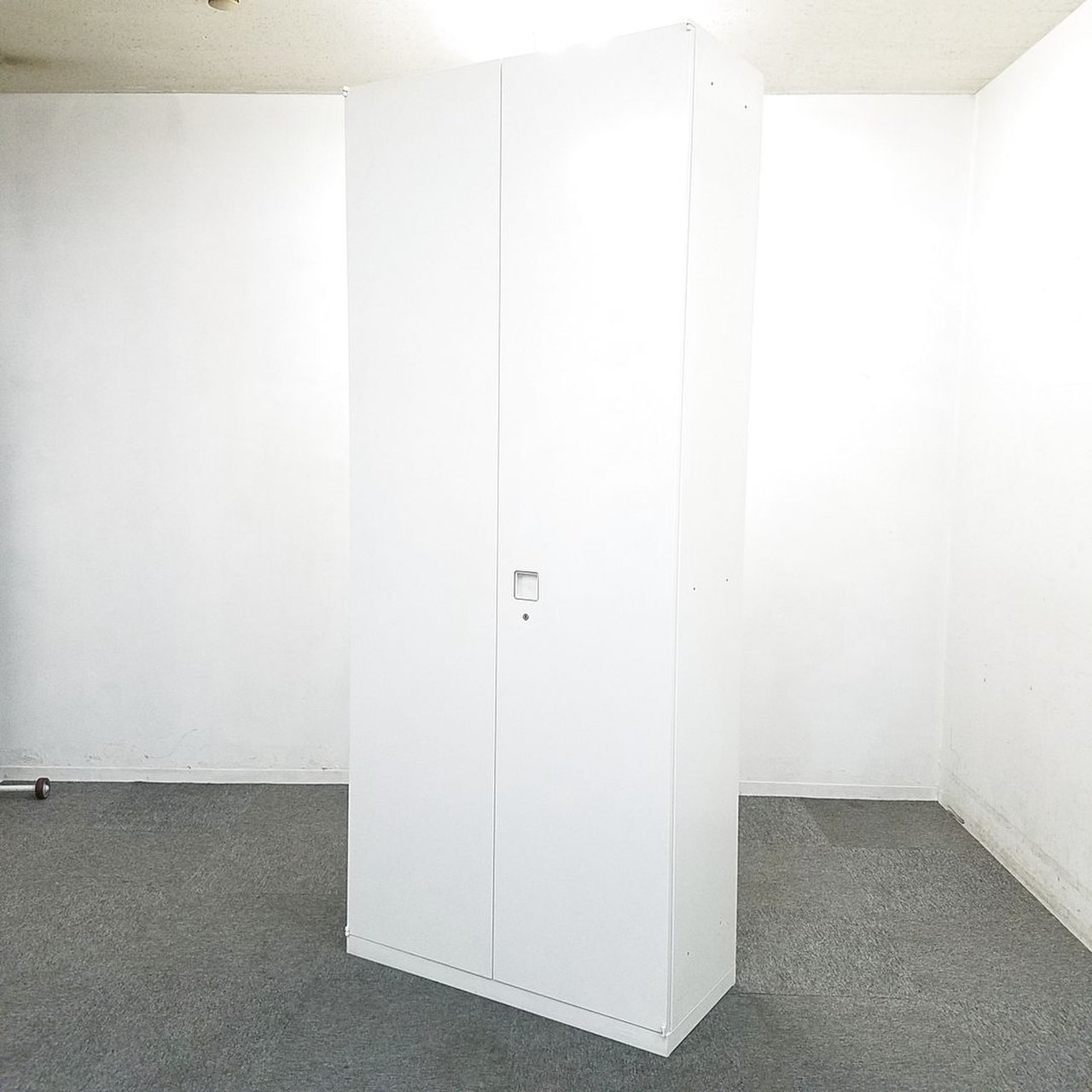 【2台入荷】【ホワイト】収納力の高いキャビネット入荷！中古　書庫　キャビネット　ロッカー　棚　オフィス　オカムラ製　レクトライン
                        レクトライン
                                    中古
            