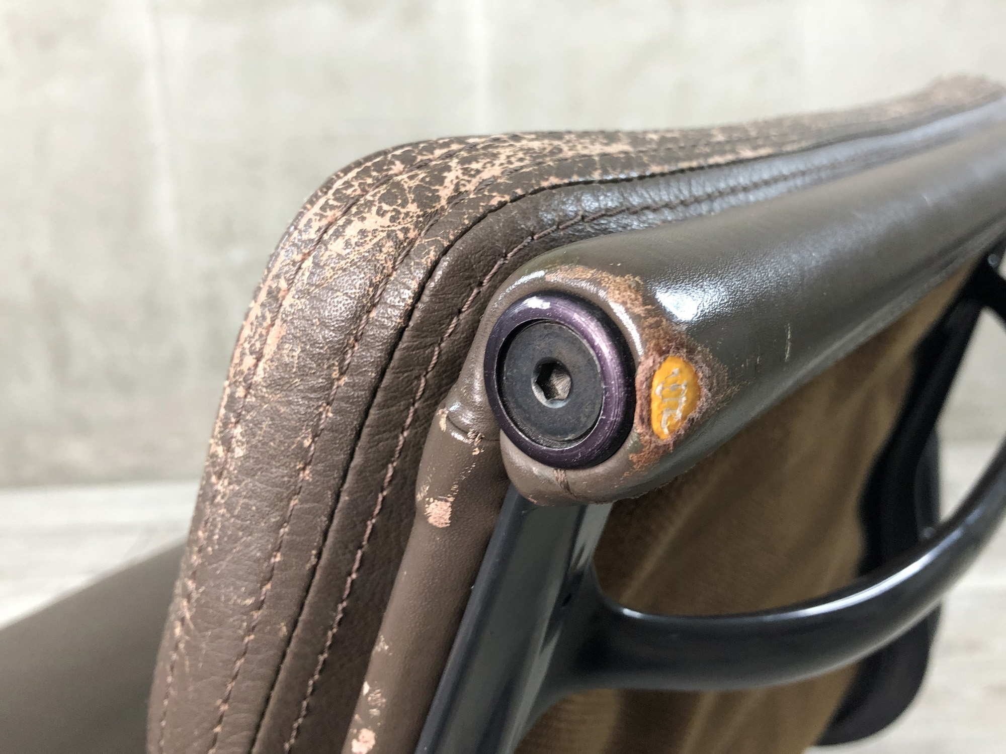 中古】イームズ ソフトパッド Herman Miller/ハーマンミラー 肘 中古】イームズ ソフトパッド Herman Miller/ハーマンミラー 肘