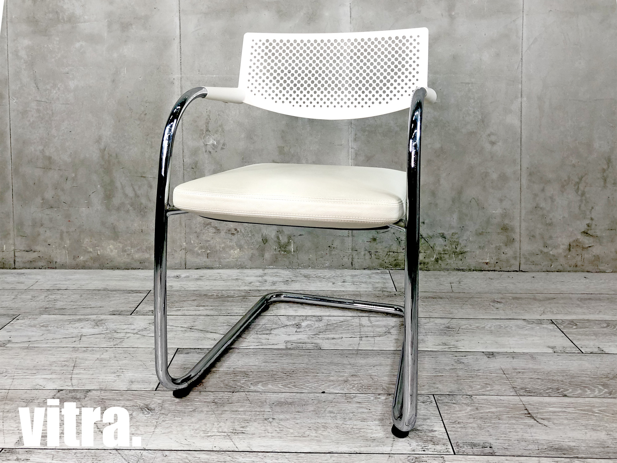 vitra/ヴィトラ　ビザビ2　 スタッキングチェア　アントニオチッテリオ
                        ビザビチェア
                                    中古
            
