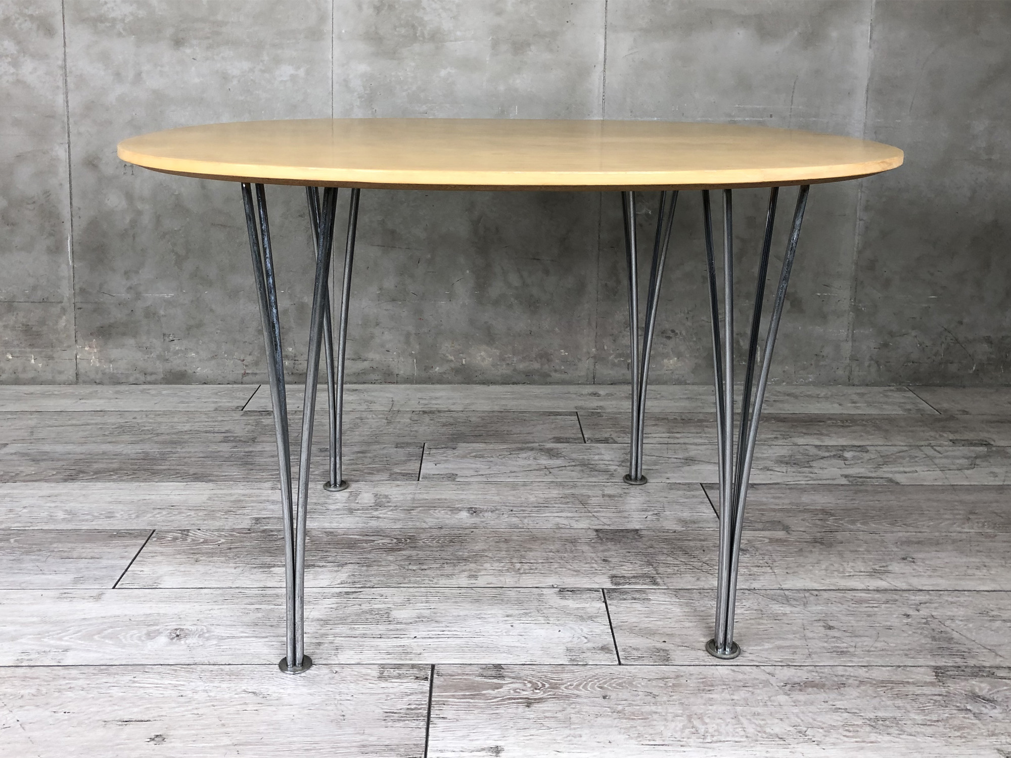 B613 Super-Elliptical table（スーパー楕円テーブル） / FRITZ