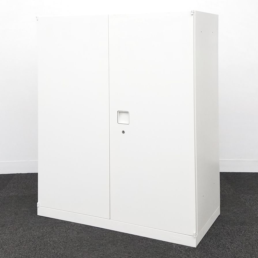 【4台入荷】オカムラのロングセラー商品「レクトライン」キャビネット入荷しました！中古　キャビネット　両開き　ホワイト　オフィス　収納庫　オカムラ　レクトライン　H1100
                        レクトライン
                                    中古
            