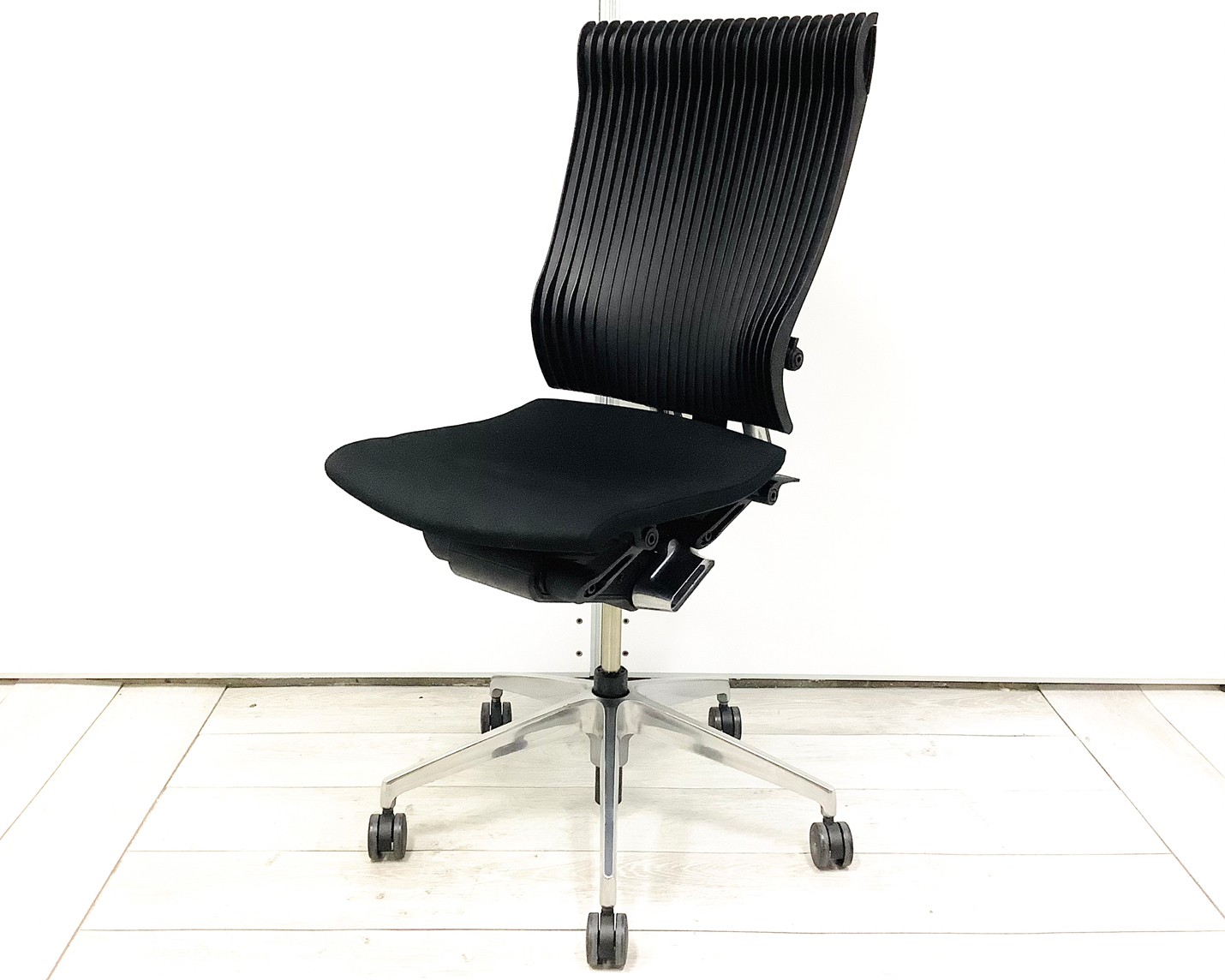 【在庫入替セール】【グッドデザイン受賞】大人気／品質良好　◆ITOKI／イトーキ　◆Spina／スピーナ ※横浜本店撮影画像※
                        スピーナチェア
                                    中古
            