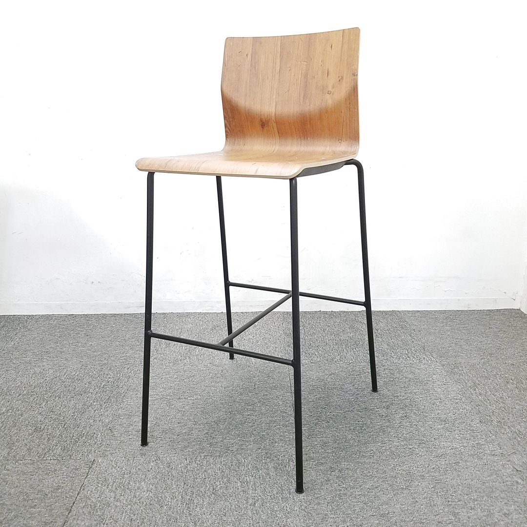 【限定3脚】お洒落なハイチェア入荷！中古　オフィス　カフェ　お洒落　オフィス　木目　ハイチェア
                        スイープ
                                    中古
            