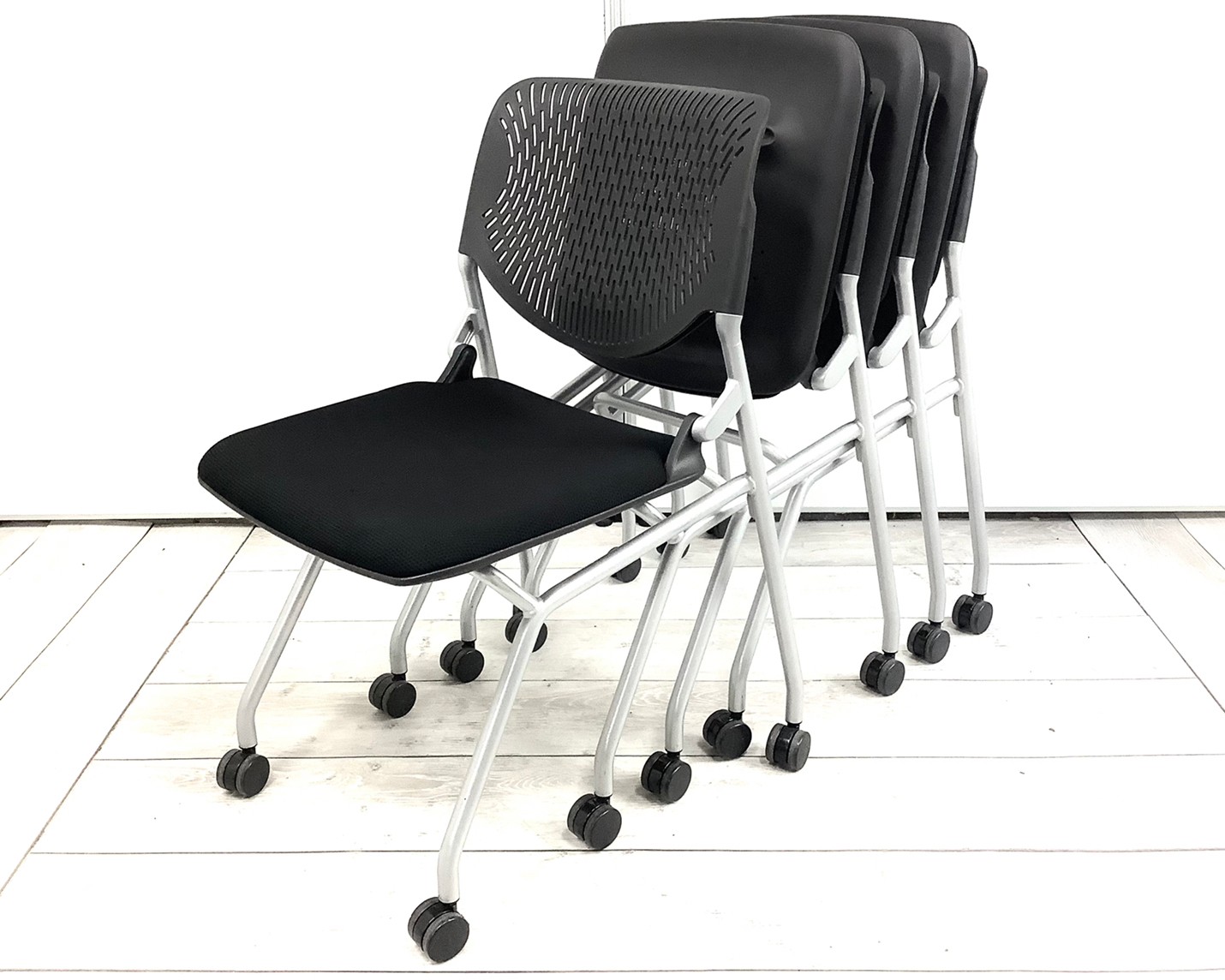 【4脚＝1セット（10％OFF）】人気／定番／売れ筋　◆Okamura／オカムラ　◆Runa／ルナ ※横浜本店撮影画像※
                        プロスタック
                                    中古
            