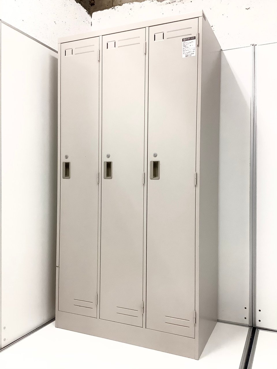 中古市場希少価値の高い3人用ロッカー！■コクヨ/LKシリーズ/ニューグレー
                        LKロッカー
                                    中古
            