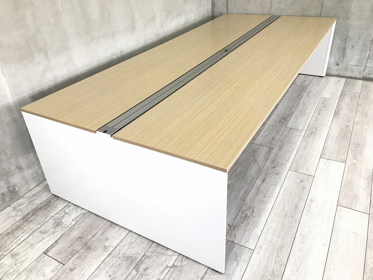 【関東倉庫在庫品】イトーキ製・『インターリンク』入荷!!【W3200】タイプ！4人使用で、一人使用サイズがw1600で使用できコンパクトなのに広々お使い頂けます。解放感とコミュニケーションをアップさせてくれるデザイン！カジュアルなお色味です！弊社使用欄【】【FSW】
                        インターリンク
                                    中古
            