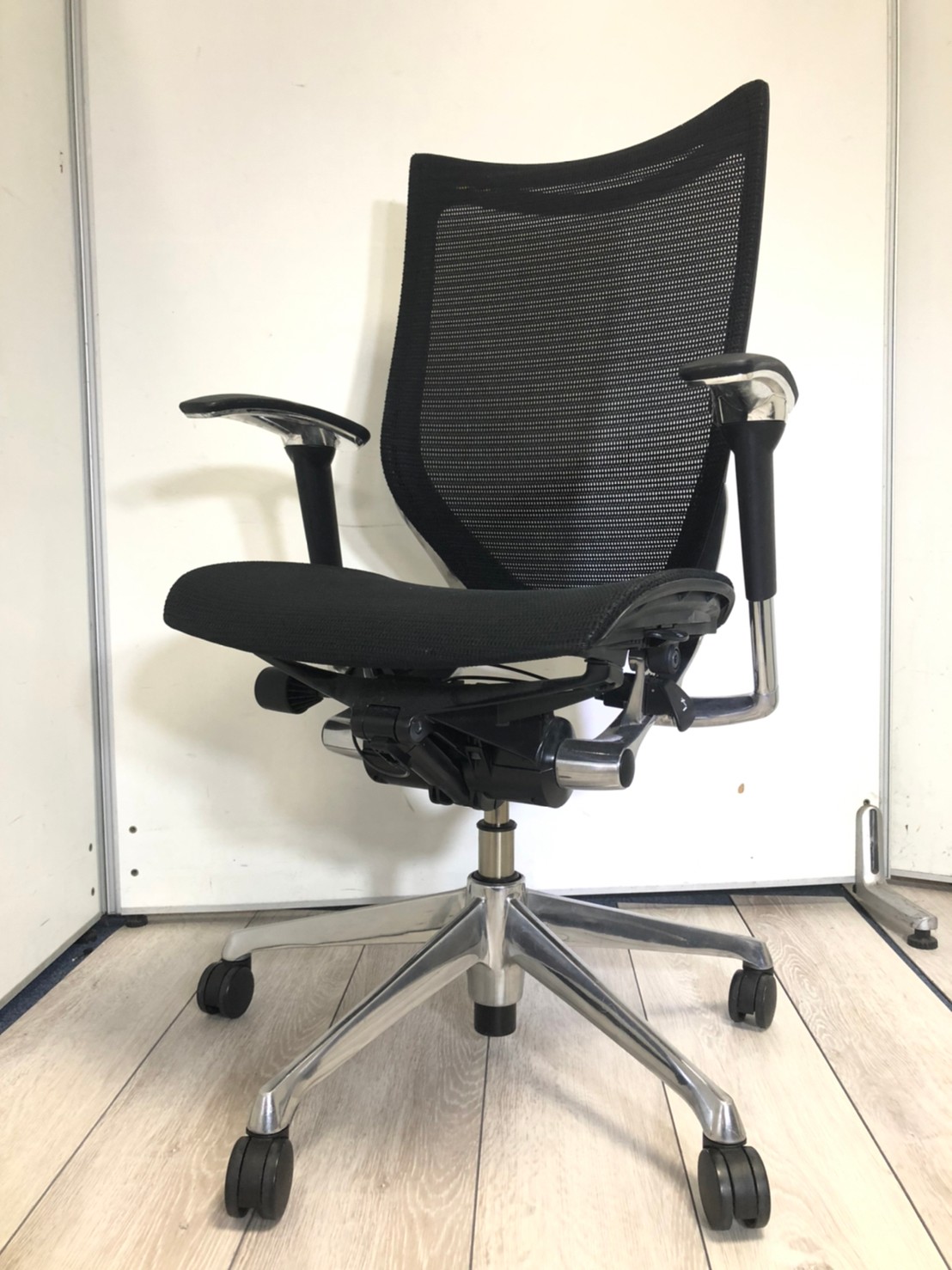 中古】バロンメッシュチェア オカムラ/okamura 肘付ハイバック