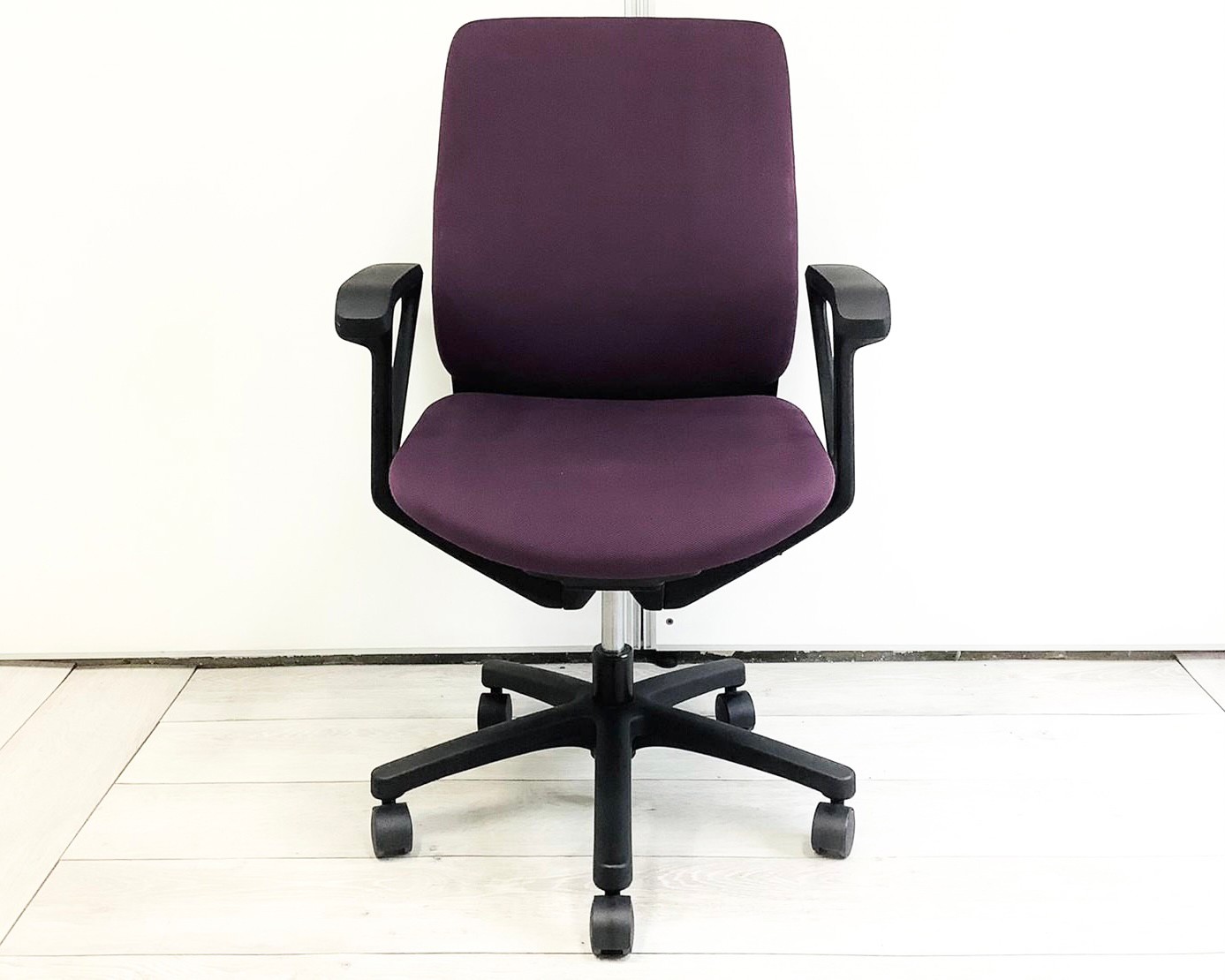 中古】トルテR KZ-236GB-T1X7 イトーキ/ITOKI 肘付ハイバック