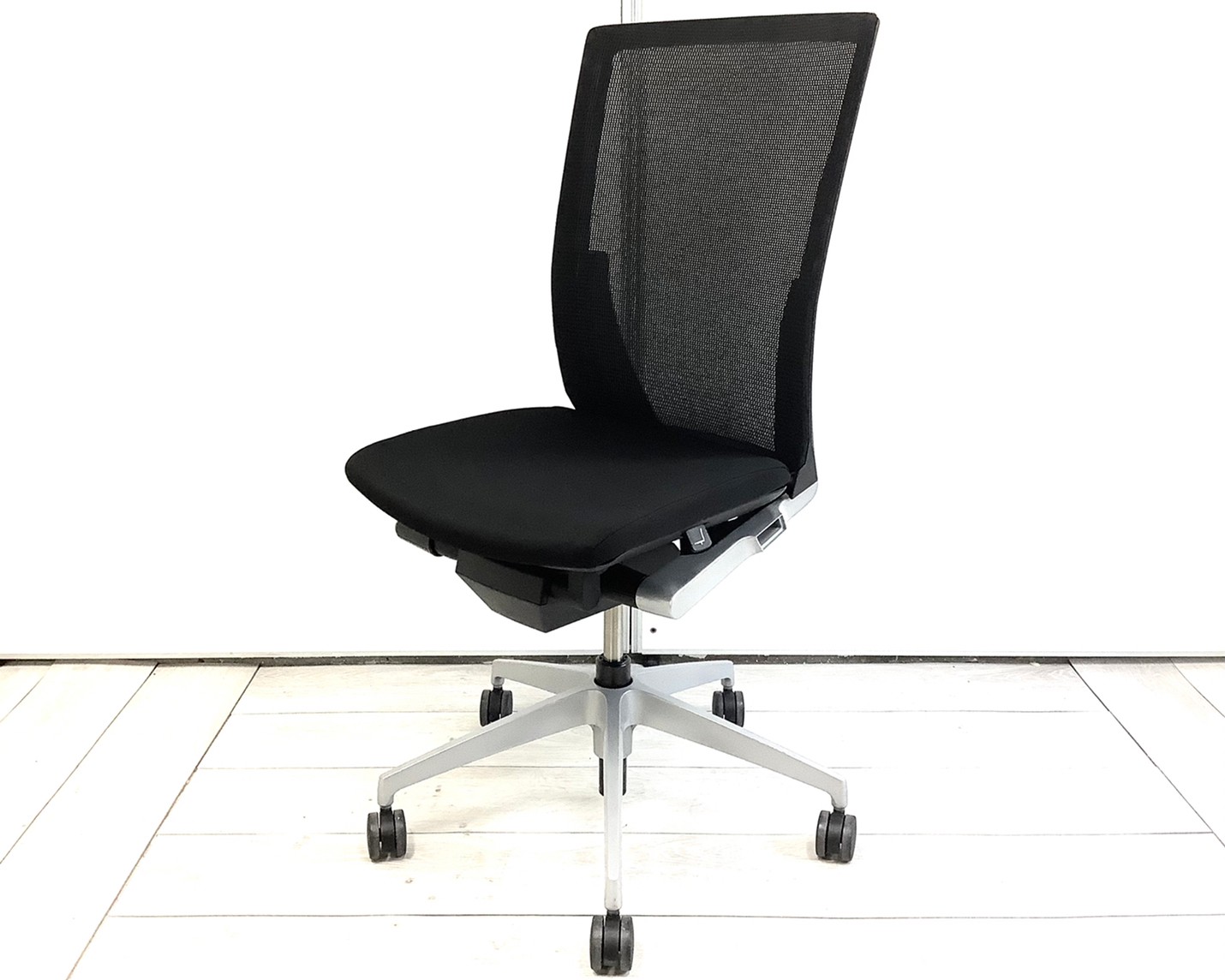 【2019年式】大人気／定番　◆ITOKI／イトーキ　◆Vento／ヴェント ※横浜本店撮影画像※
                        ヴェントチェア
                                    中古
            