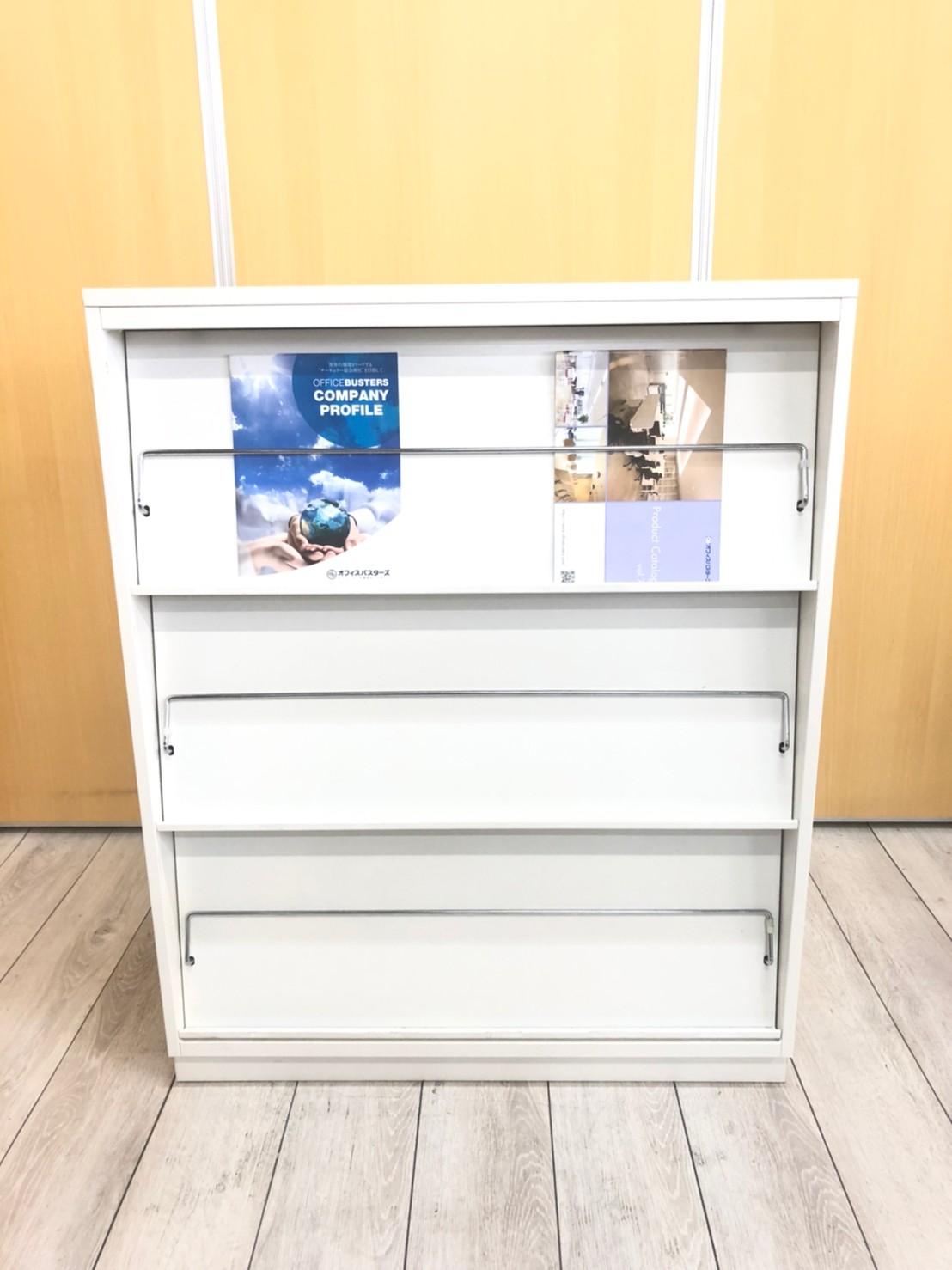 【カタログ・パンフレットの収納に！】◆イトーキ/雑誌架/ホワイト
                        シンライン
                                    中古
            