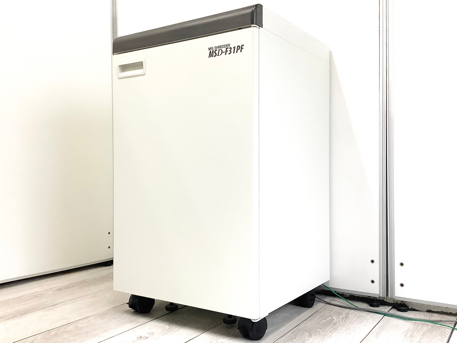 人気の高いシュレッダーシリーズ！パワークロスカットで情報を守ります！
■明光商会/MSD-F31PF/業務用シュレッダー
                        MSDシリーズ
                                    中古
            