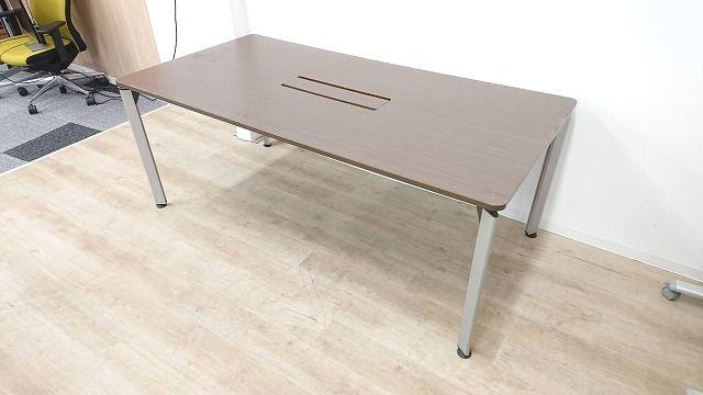 【ブラウンカラーのオシャレなミーティングテーブルの入荷です】■イトーキ製　ミーティングテーブル　DE
                        DEシリーズ
                                    中古
            