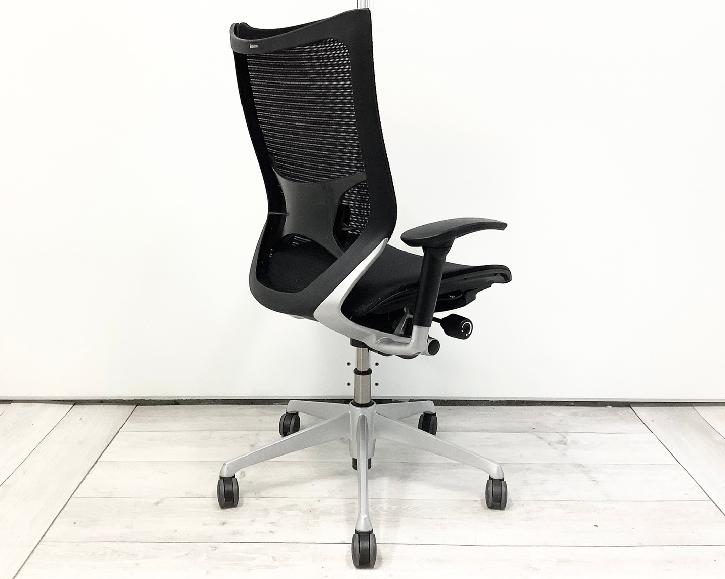 注目ショップ・ブランドのギフト 中古】バロンチェア 肘付 オカムラ/okamura FDH1 CP87CS その他