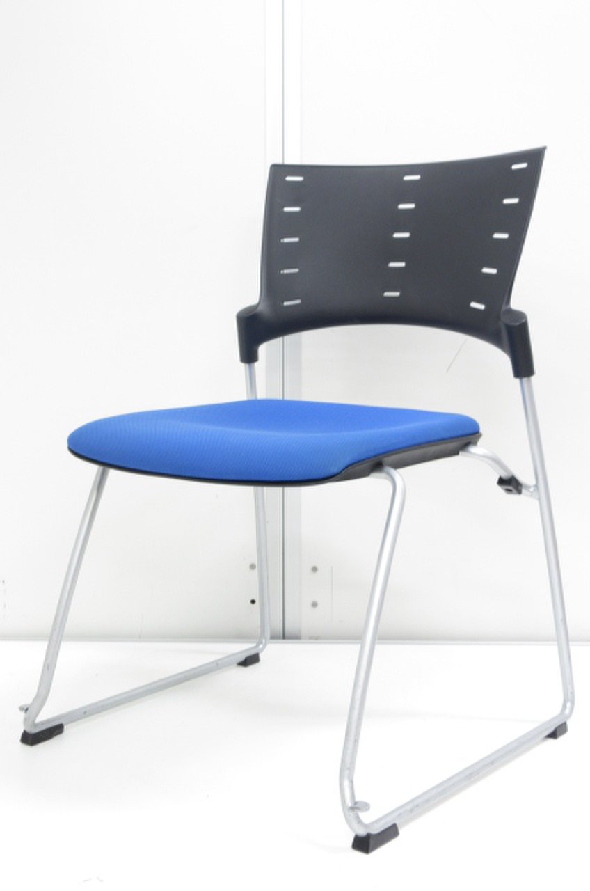 【定番の積み重ねられるスタックタイプ！厚めのクッションで座り心地も〇】イトーキ（ITOKI）　マノスチェア (MANOSS)　スタッキングタイプ
                        マノスチェア
                                    中古
            