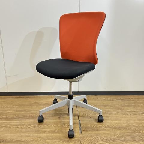 イナバ製　肘無しハイバック　オレンジ×ブラック　4脚入荷　新規　テレワーク　起業
                        Valche
                                    中古
            