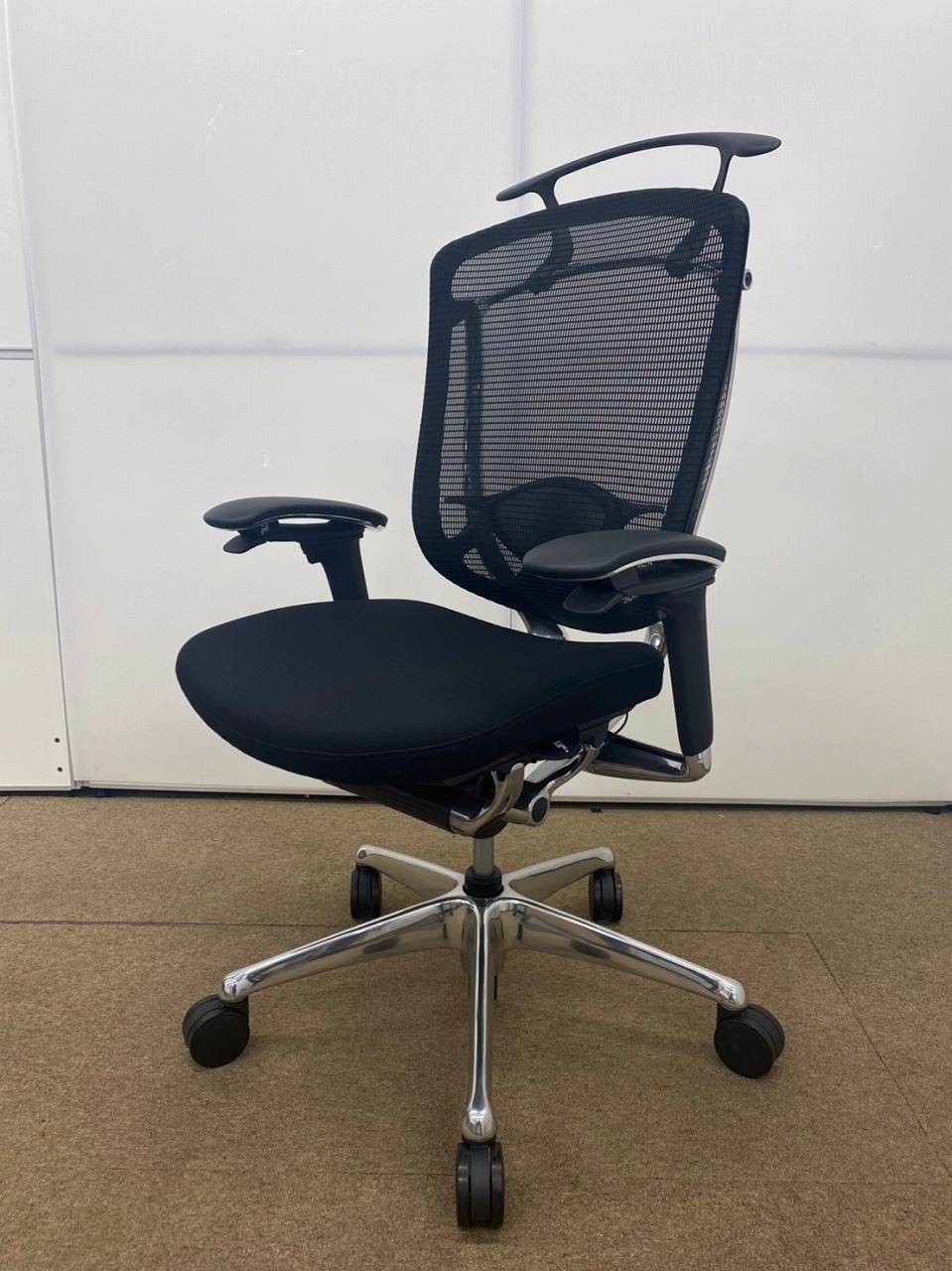 【2018年製】上長・役員用としても人気！オカムラの最高級シリーズ！最高峰の座り心地を！■コンテッサセコンダ(Contessa seconda)/オカムラ/ブラック
                        コンテッサ セコンダ
                                    中古
            