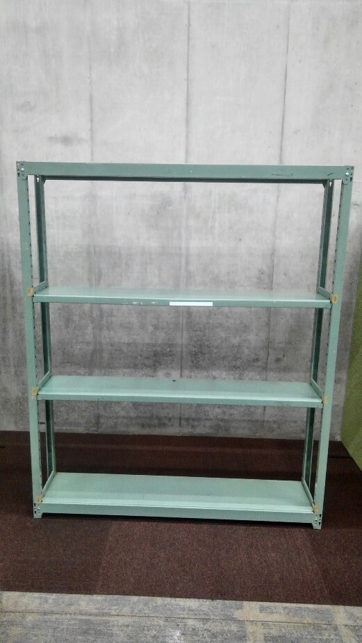 【シール跡多数ありの為、通常価格(11,000円)より1,500円OFF】中古のグリーン色ラックが多種類入荷しました！①　天地4段　耐荷重：段/150kg　ボルトレスなので組立も簡単！ 
※マテハン本舗の中古商品は、千葉県柏市に在庫がございます。
                        その他シリーズ
                                    中古
            