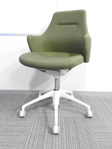 【カジュアルな空間を演出！】■オカムラ製　ライブス ワークチェア（Lives Work Chair）　グリーン