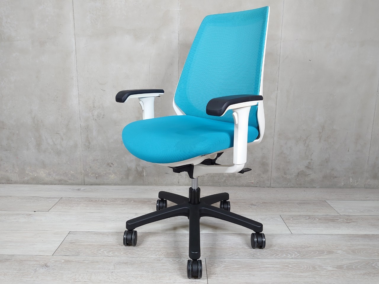 【第1回エコプロアワード奨励賞受賞！】イトーキ製ノナチェア【コンパクト設計で限られたスペースにもすっきりと収まります】
                        ノナ
                                    中古
            