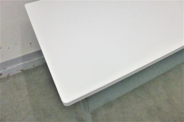 【スムーズに移動できるキャスター付！】■オカムラ製　サイドスタックテーブル　W1500×D600mm　ホワイト　幕板付き
                        フラプター
                                    中古
            