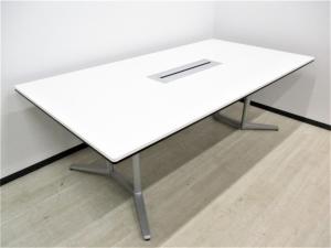 【オフィシャルな空間にフィット！】■オカムラ　ラティオシリーズ　会議用テーブル　配線ボックス付　W2100×D1100mm　ホワイト