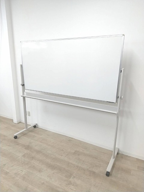 【両面使えて便利なホワイトボード】【横幅1800ｍｍ両面自立式ホワイトボード】◆ITOKI／イトーキ◆ホワイトボード
                        その他シリーズ
                                    中古
            