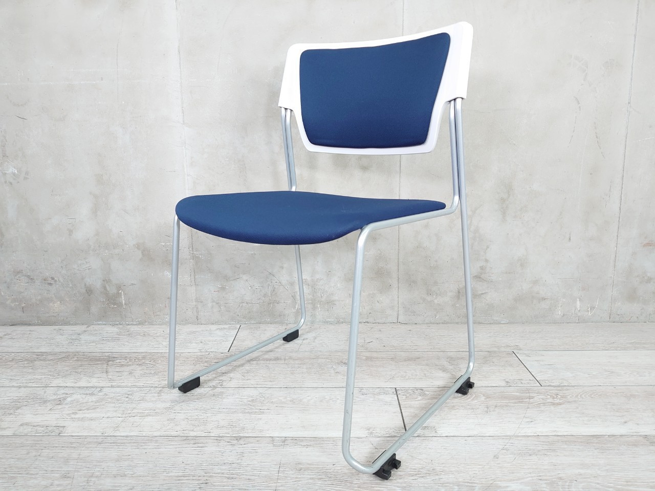 【シンプルで使い安い！】■イトーキ　エレック　ブルー　【ベース在庫品（11月）】【弊社管理欄：A00844613】※入替セール品30％OFF
                        エレック
                                    中古
            