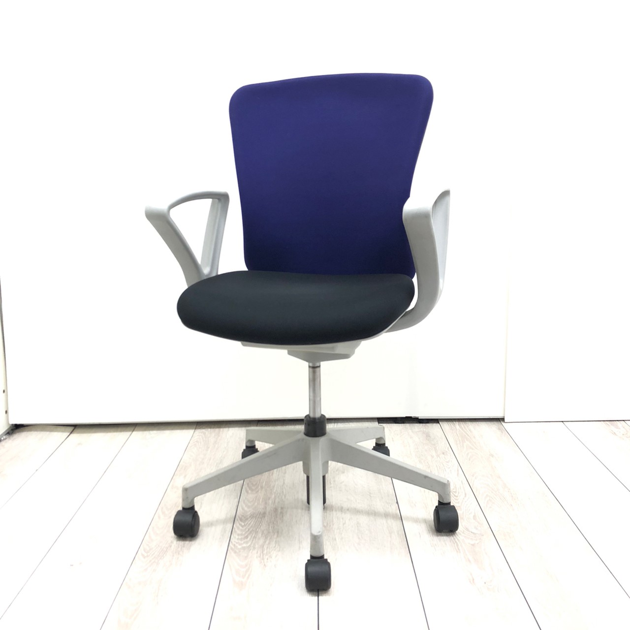 【リーズナブル＆頑丈！】バルチェ【ループ肘で疲れにくい！】
                        Valche
                                    中古
            