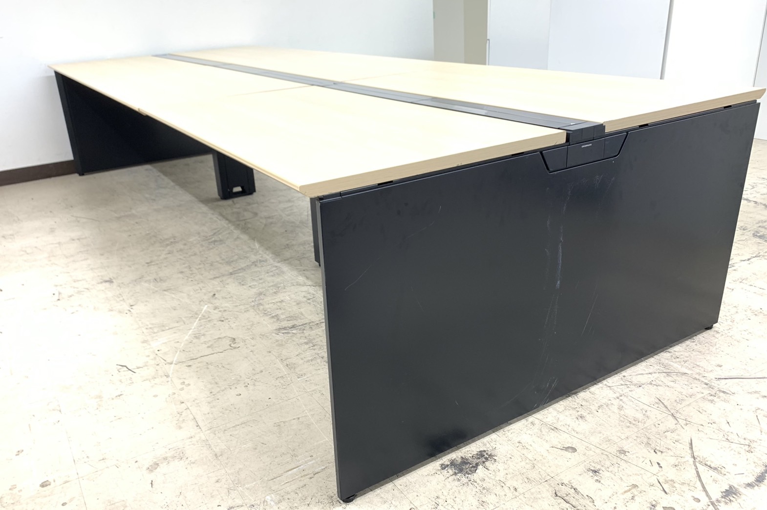 【幅3600㎜】レイアウト変更必須アイテムフリアドデスク単体タイプ◆オカムラ製天板ナチュラル色（MK37）【RP】
                        プロユニットフリーウェイ
                                    中古
            