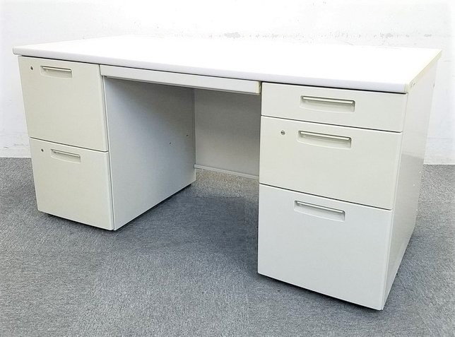 【KS】【広々としたワークスペース！】■コクヨ製　両袖デスク　W1400mm　■収納スペースも豊富で机上をスッキリ整理！
                        BS+
                                    中古
            
