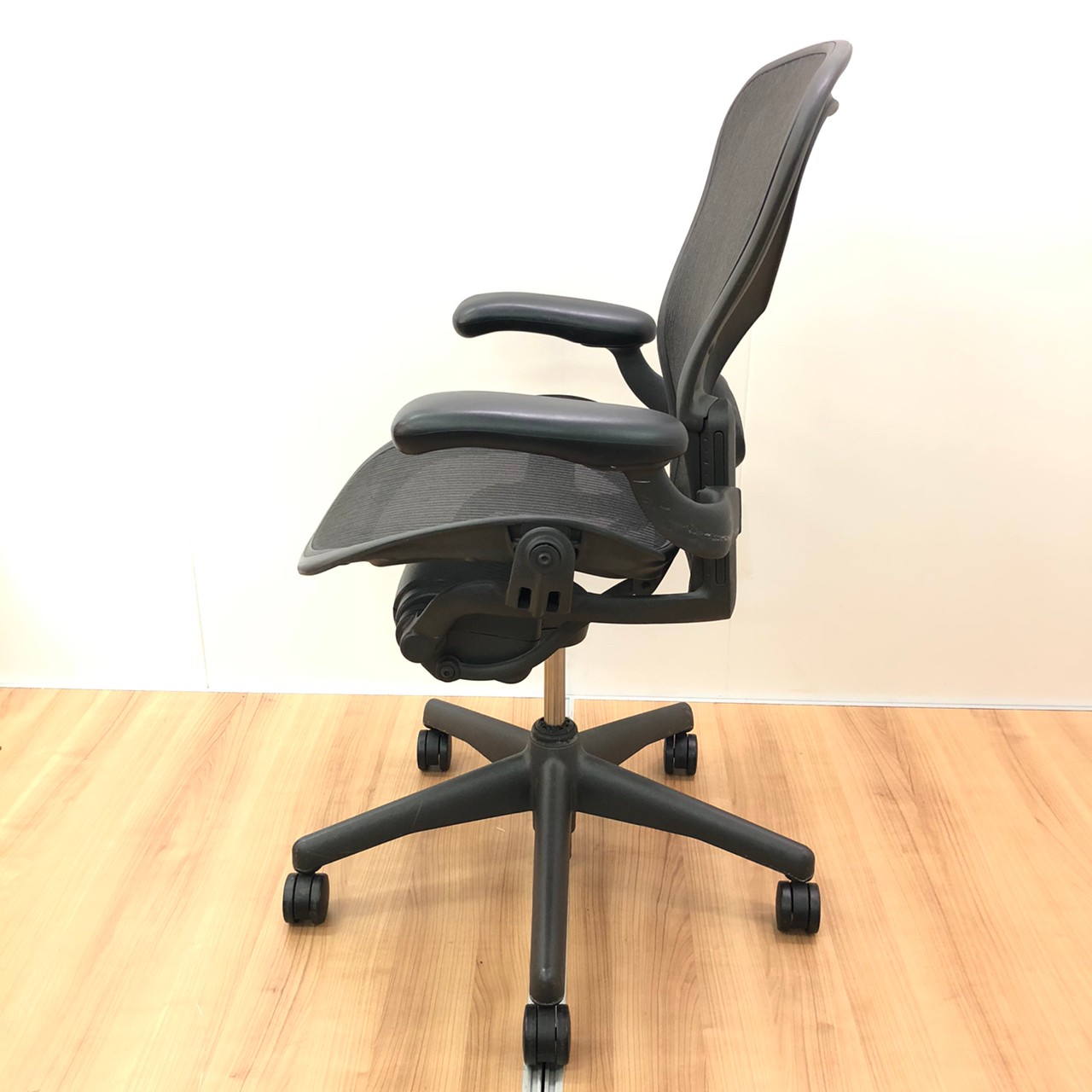 中古】アーロンチェア Herman Miller/ハーマンミラー 肘付