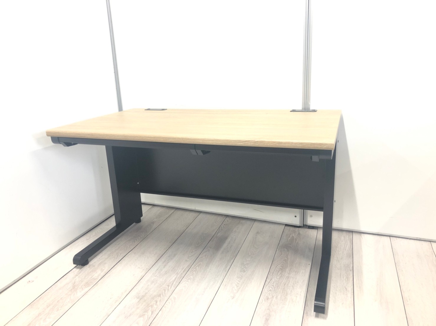 【８台入荷！】平机。横幅1200mm。
天板と本体の色をお選び頂けます。■井上金庫/ネオフォレスト
                        その他シリーズ
                                    新品
            