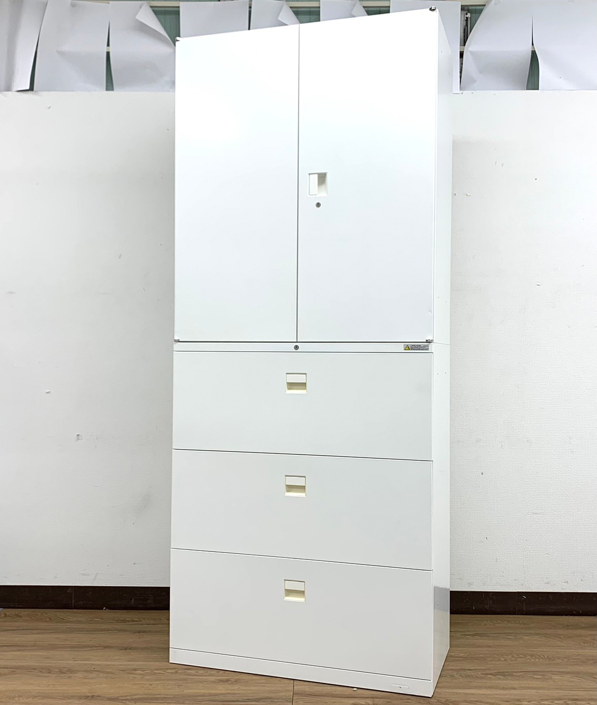 【4セット入荷】もはや希少品！真っ白オールホワイト上下書庫セット（上：両開き＆下：3段引出書庫）◆オカムラ製【RP】
                        3S 書庫
                                    中古
            