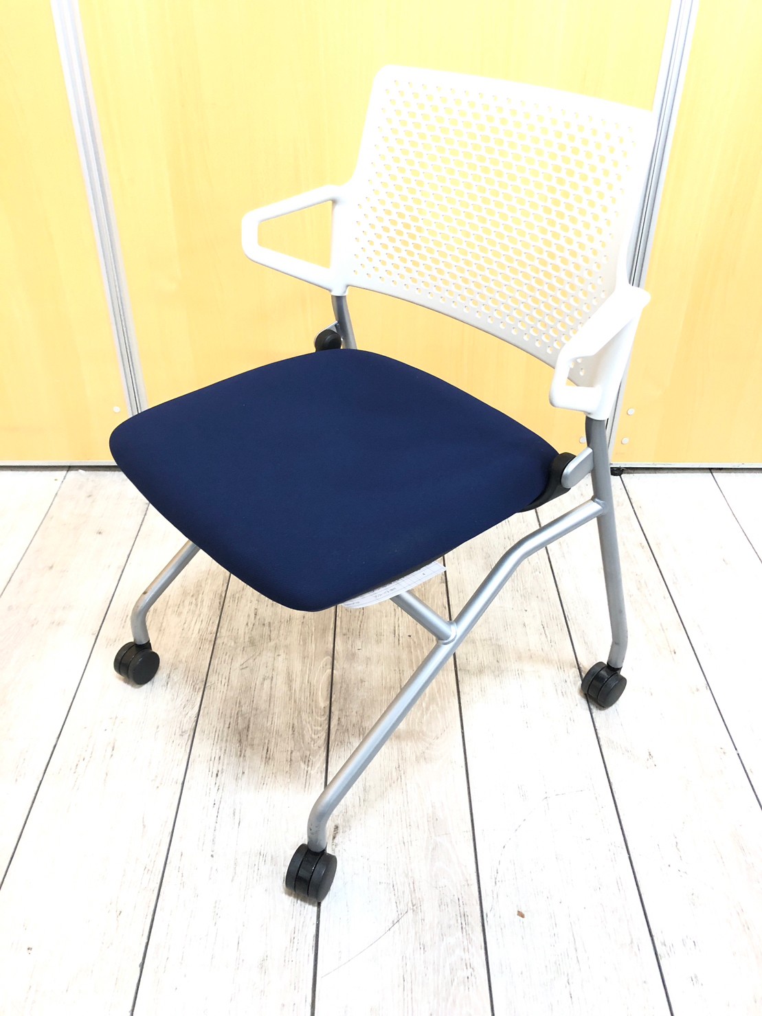 【8脚入荷！！】快適な着座感に加え、高いコストパフォーマンスを実現！内田洋行製　FN‐345シリーズ
                        FM-345
                                    中古
            