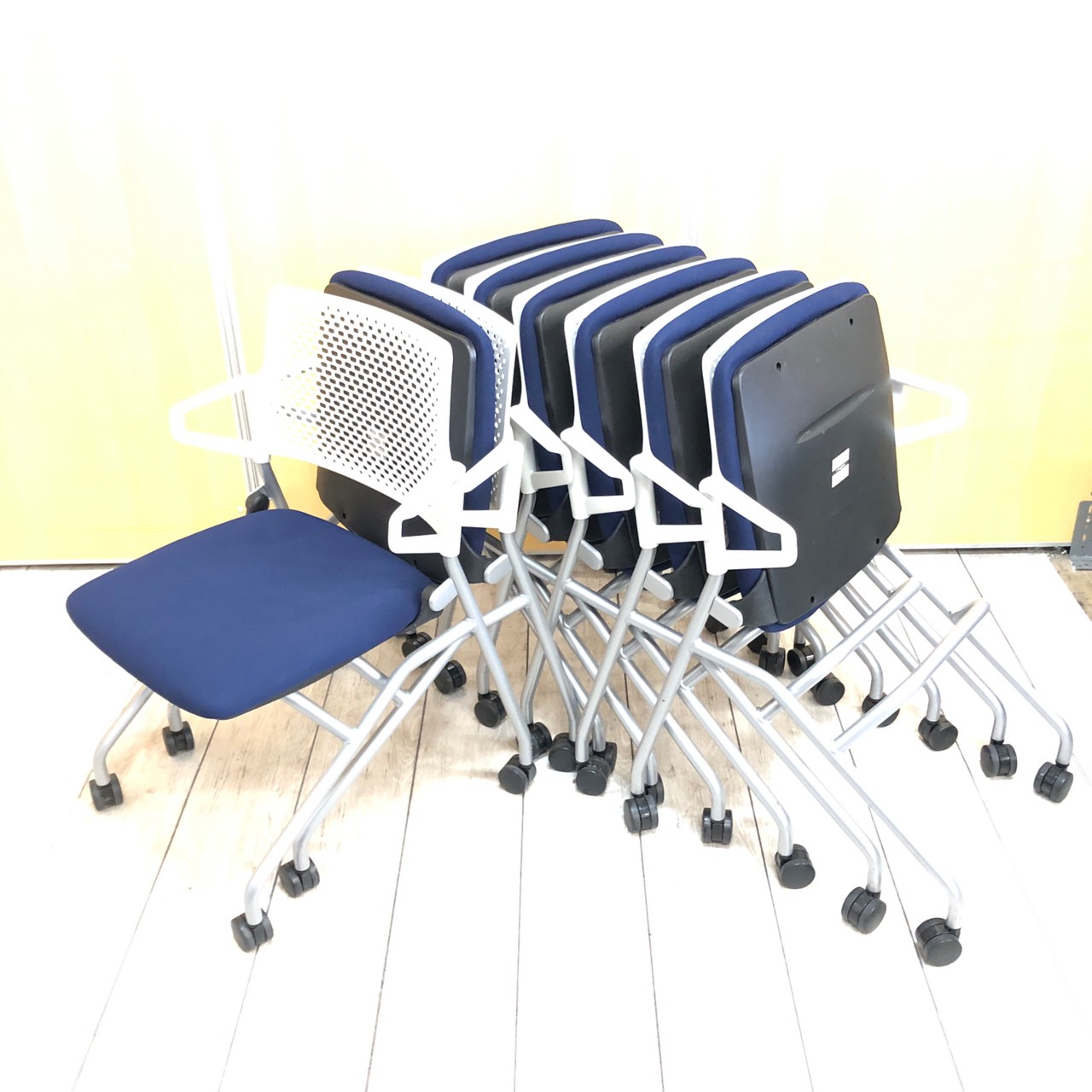 【8脚１セット入荷！！】快適な着座感に加え、高いコストパフォーマンスを実現！内田洋行製　FN‐345シリーズ
                        FM-345
                                    中古
            