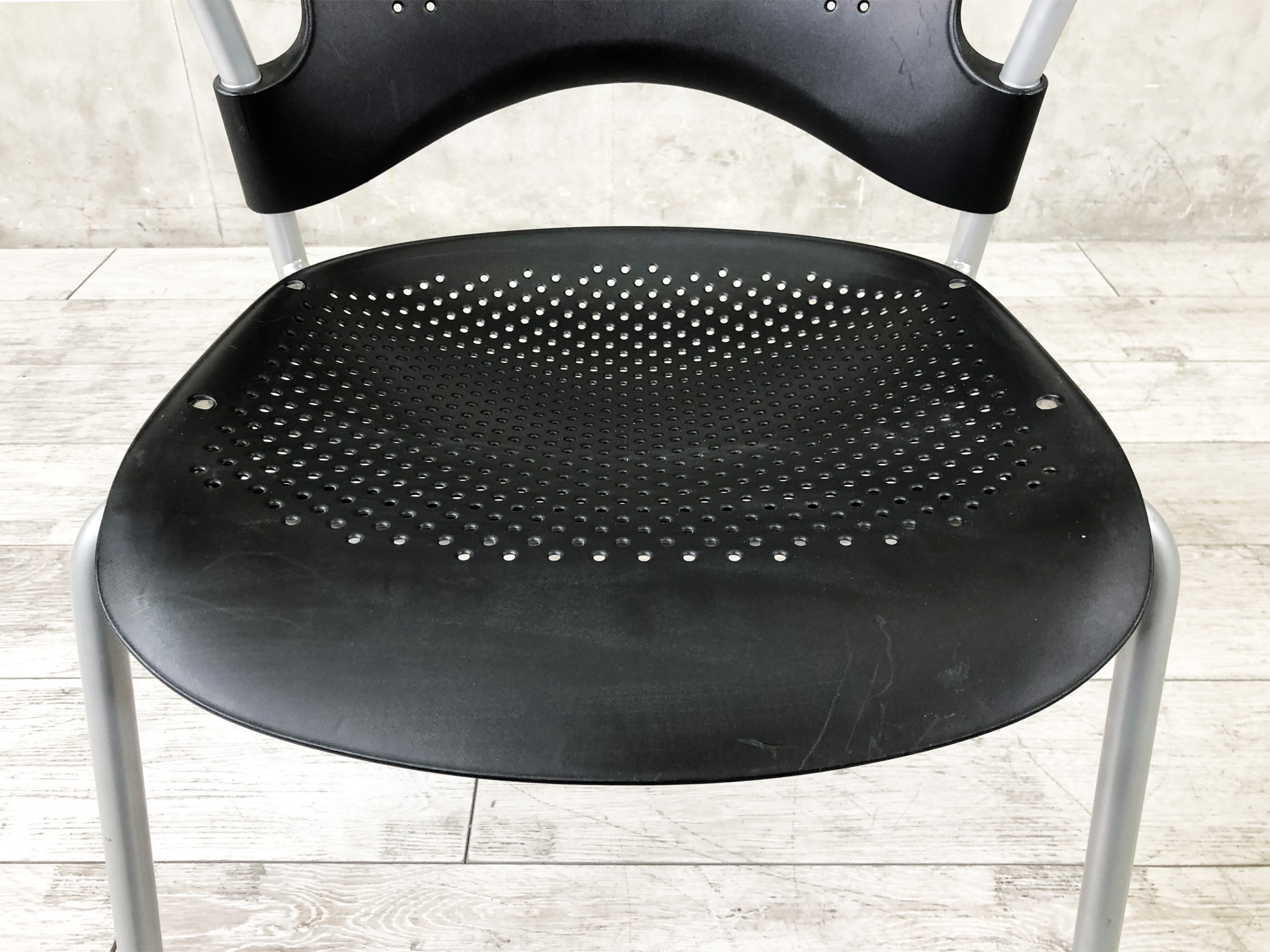 ハーマンミラー ケイパースタッキングチェア 美品中古 中古】ケイパー Herman Miller/ハーマンミラー スタッキング