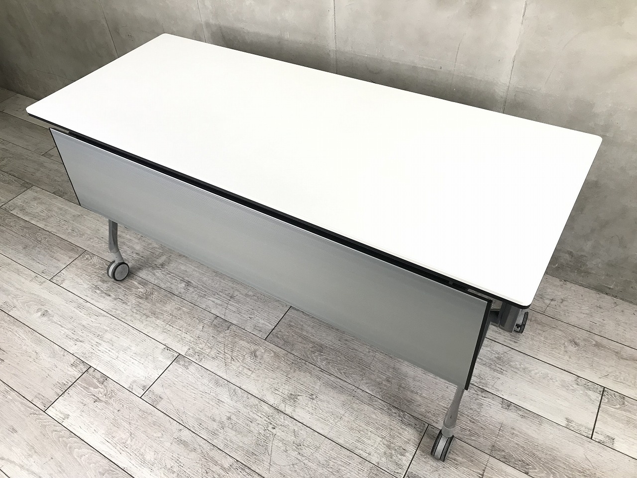 【横幅1500】【会議室やセミナー、塾におすすめ！】オカムラ/インターアクトNT
新品だと意外と高い！国産品の中古は頑丈で長持ち！
                        インターアクトNT
                                    中古
            